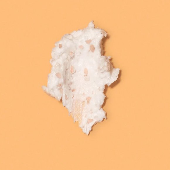 EXFOLIATING SHAMPOO TREATMENT - Picture 3 of 4